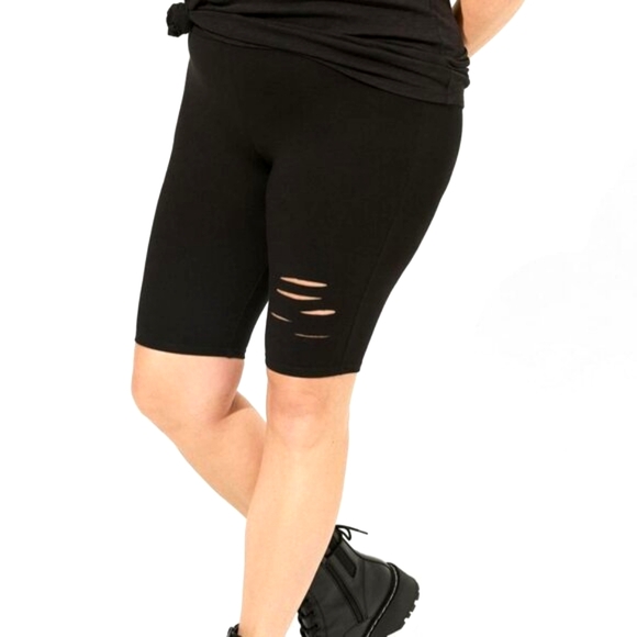 ❤️NWT VINTAGE TORRID BERMUDA BIKE SHORT - DESTRUCTED - 11" INSEAM - PLUS SIZE - Picture 1 of 8